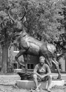 Antelope-statue-installation-10