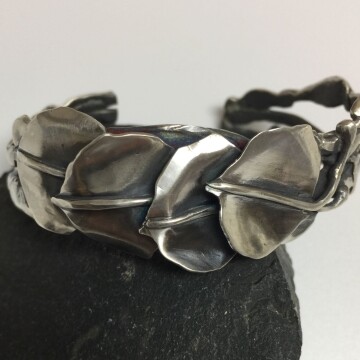 NEB21-04 Rustic Cuff with Many Aspen Leaves 420