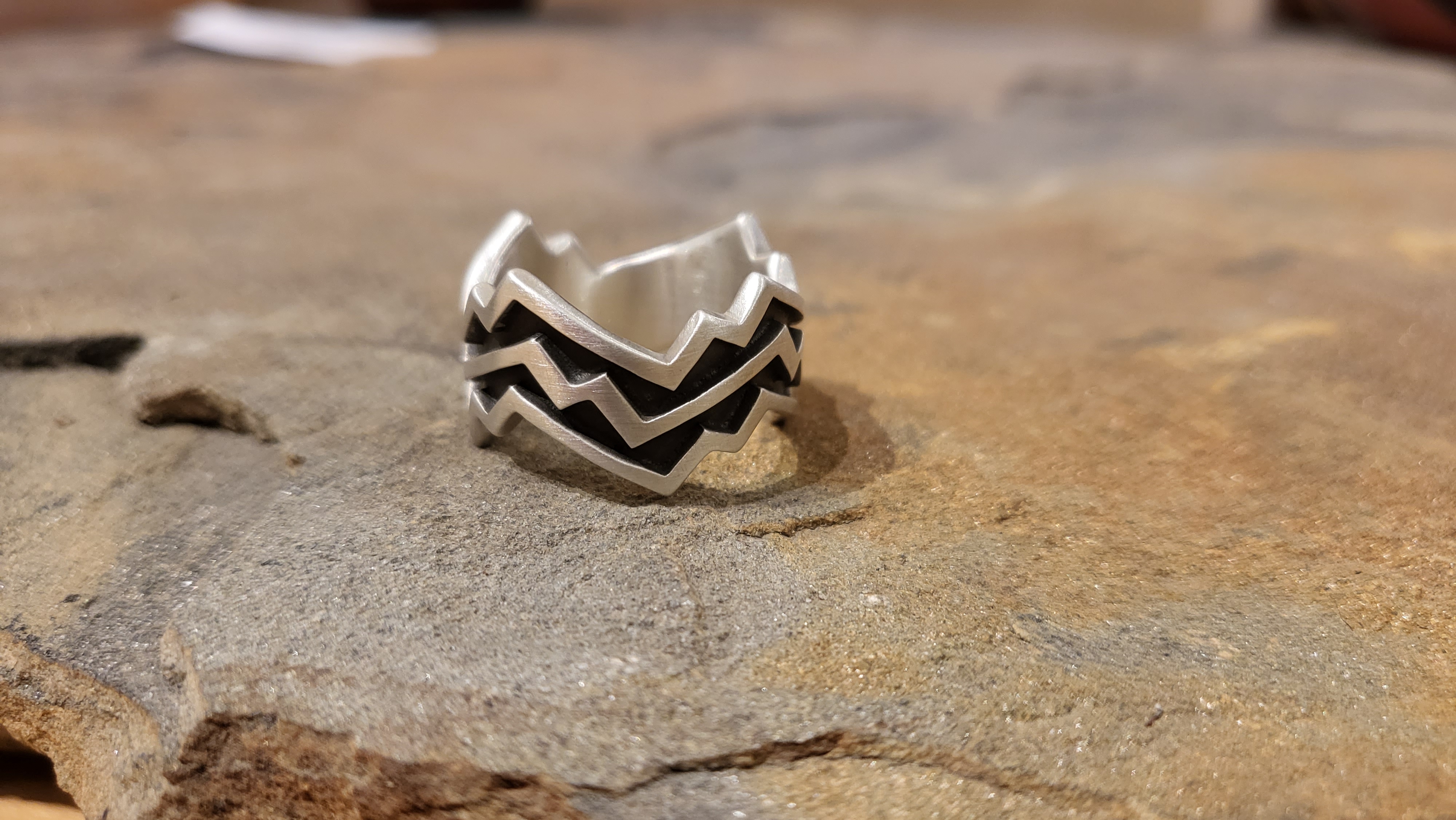 JMK23-12 -Zig Zag Lightning Ring 320